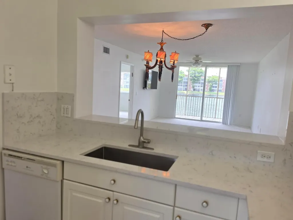 7751 Southampton Terrace Tamarac FL 33321