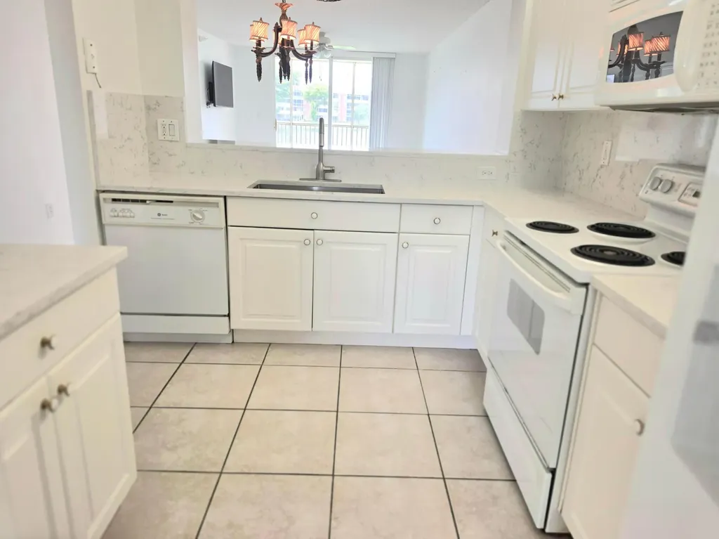 7751 Southampton Terrace Tamarac FL 33321