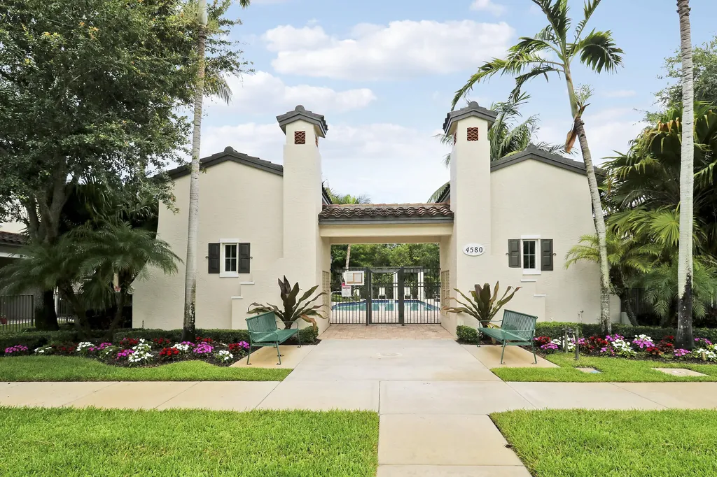4541 Mediterranean Circle Palm Beach Gardens FL 33418