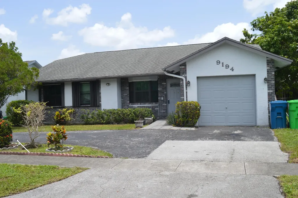 9194 NW 49th Court Sunrise FL 33351