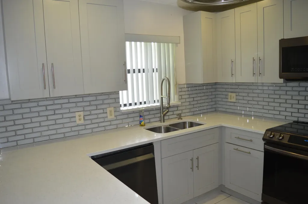 9194 NW 49th Court Sunrise FL 33351