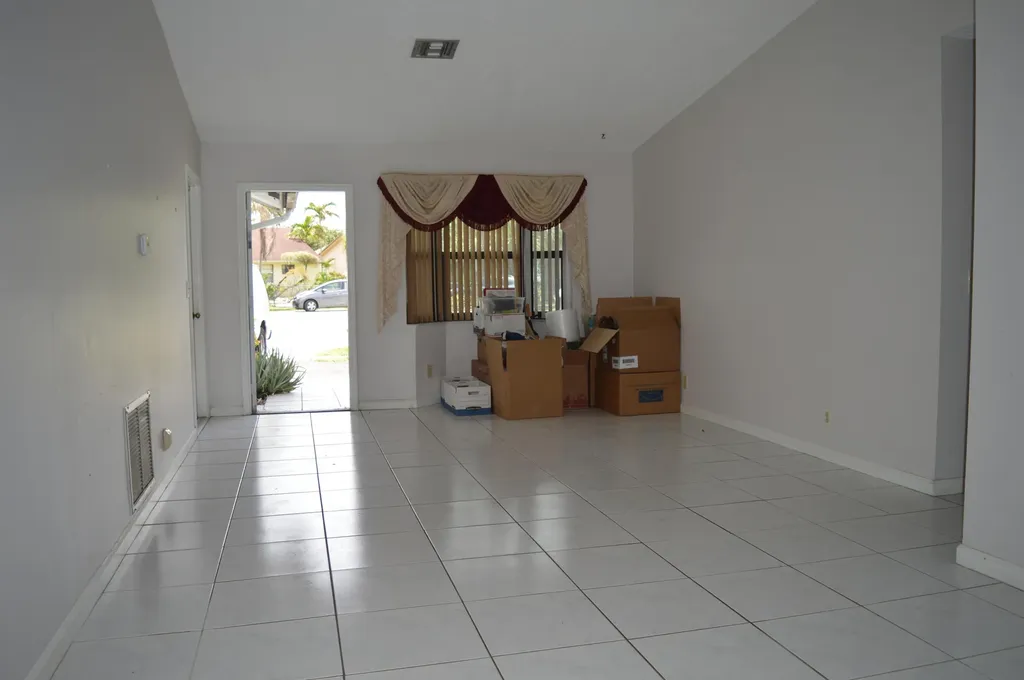 9194 NW 49th Court Sunrise FL 33351