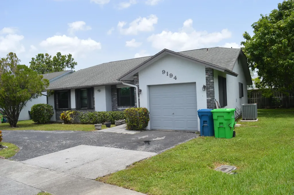 9194 NW 49th Court Sunrise FL 33351