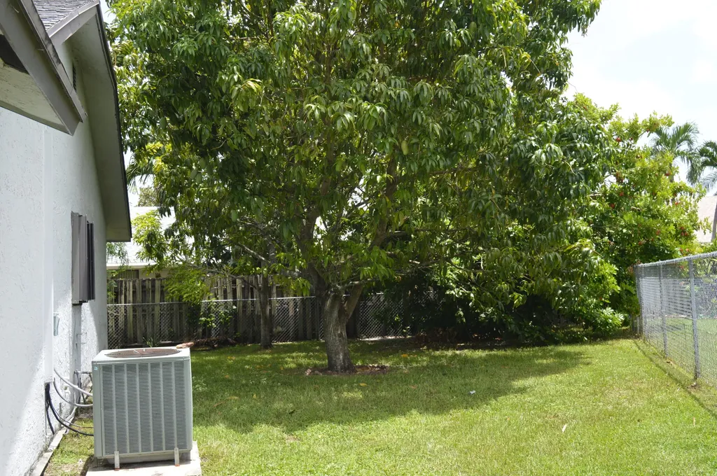 9194 NW 49th Court Sunrise FL 33351