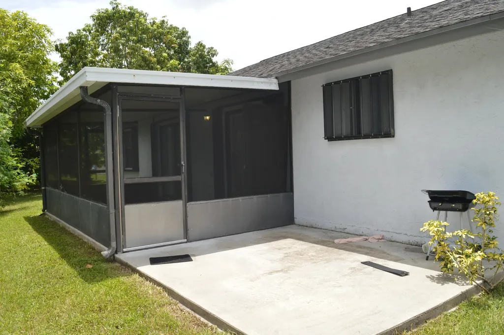 9194 NW 49th Court Sunrise FL 33351