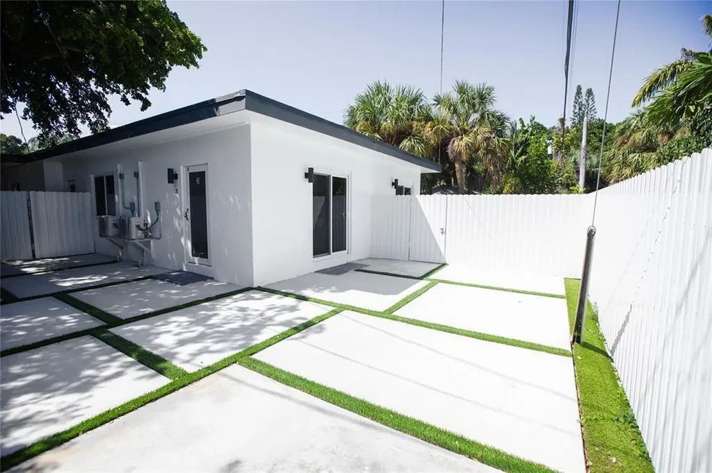 1112 NE 17th Terrace Fort Lauderdale FL 33304
