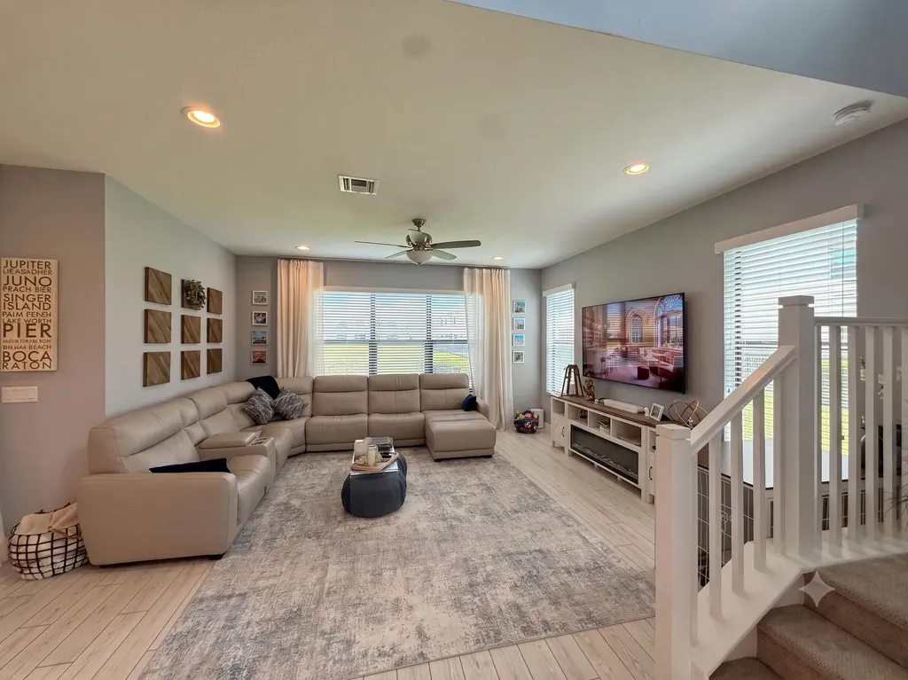 8798 Antarus Lake Worth FL 33467