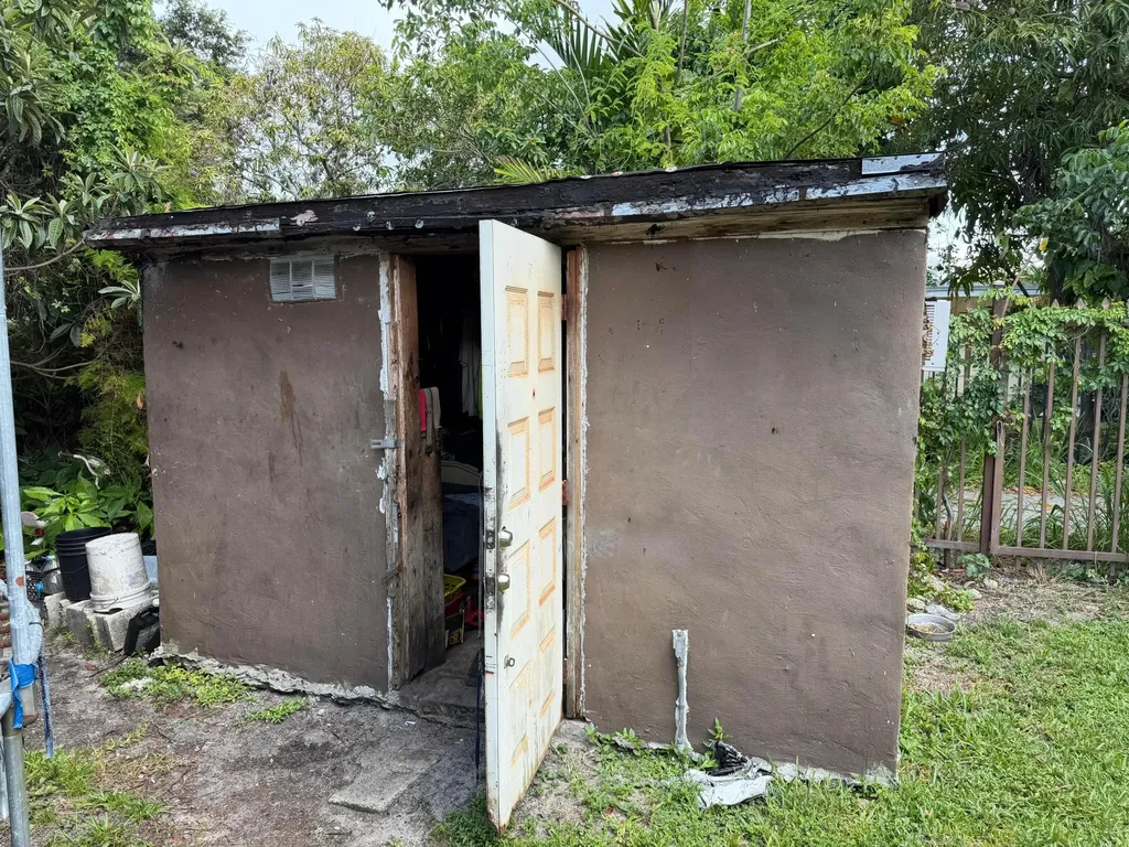 1280 NW 51st Street Miami FL 33142