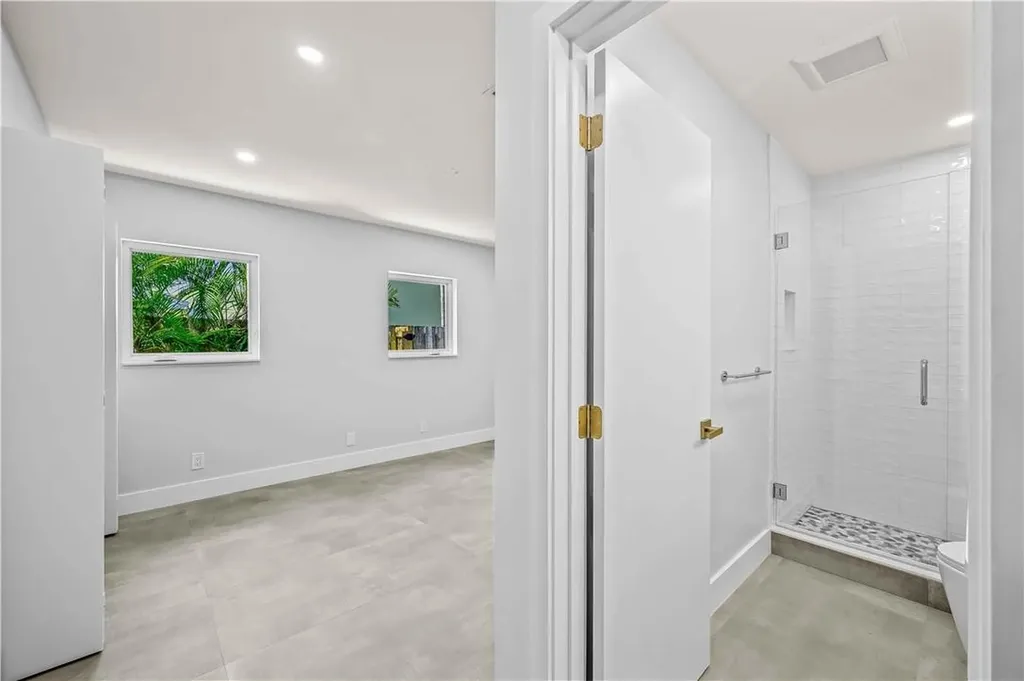 828 NE 17th Way Fort Lauderdale FL 33304
