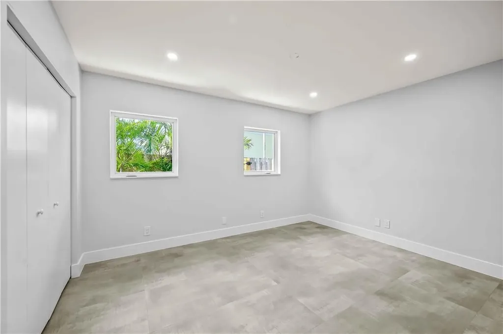 828 NE 17th Way Fort Lauderdale FL 33304