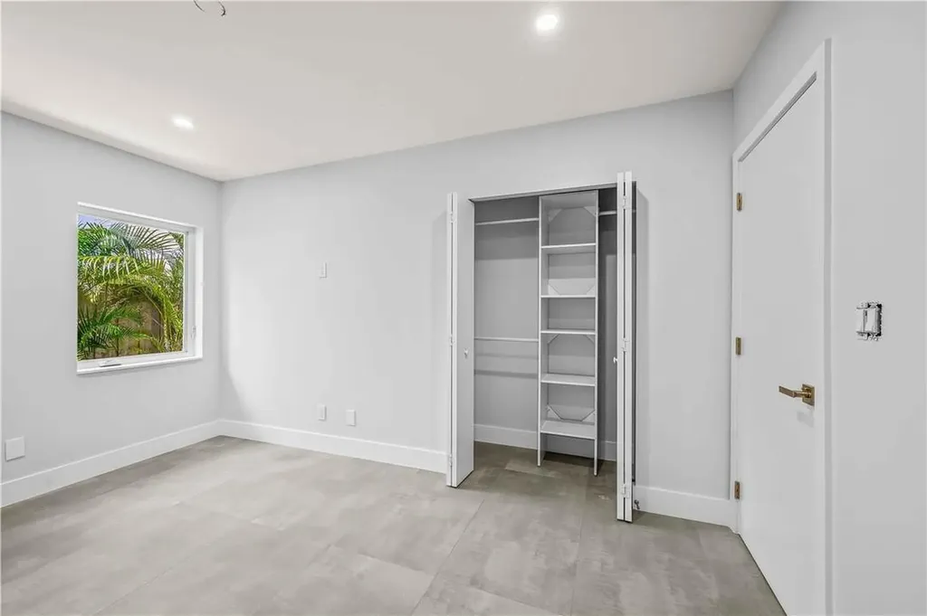 828 NE 17th Way Fort Lauderdale FL 33304
