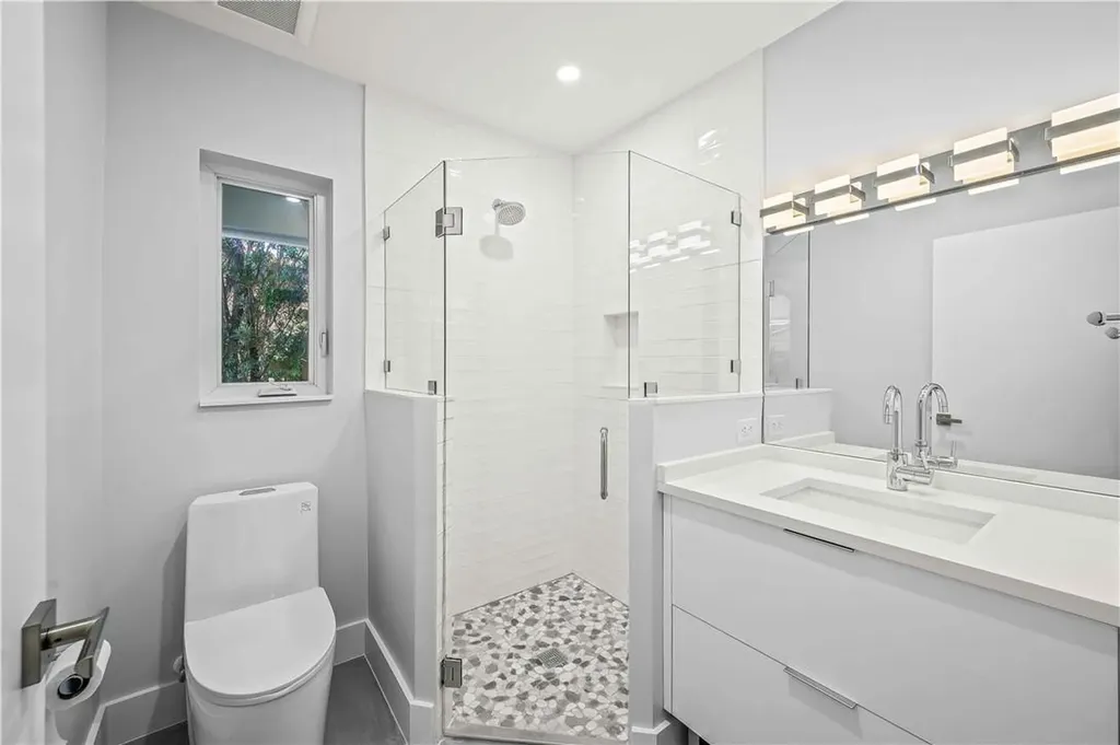 828 NE 17th Way Fort Lauderdale FL 33304