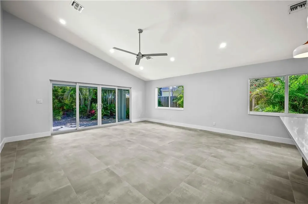 828 NE 17th Way Fort Lauderdale FL 33304