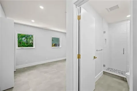 828 NE 17th Way Fort Lauderdale FL 33304