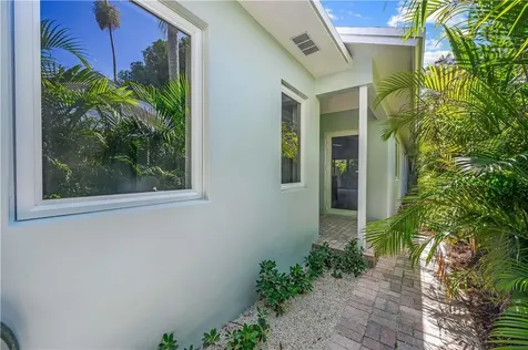 828 NE 17th Way Fort Lauderdale FL 33304
