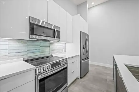 828 NE 17th Way Fort Lauderdale FL 33304