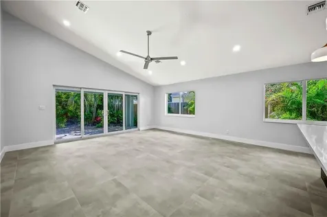 828 NE 17th Way Fort Lauderdale FL 33304