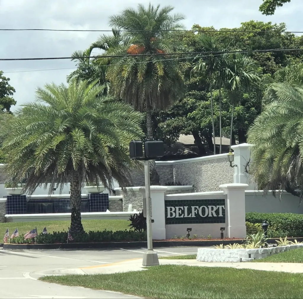 9895 N Belfort Circle Tamarac FL 33321