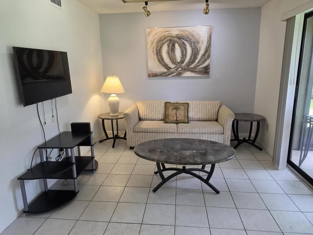 9895 N Belfort Circle Tamarac FL 33321