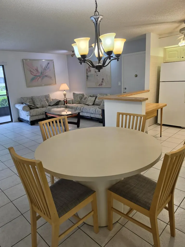 9895 N Belfort Circle Tamarac FL 33321