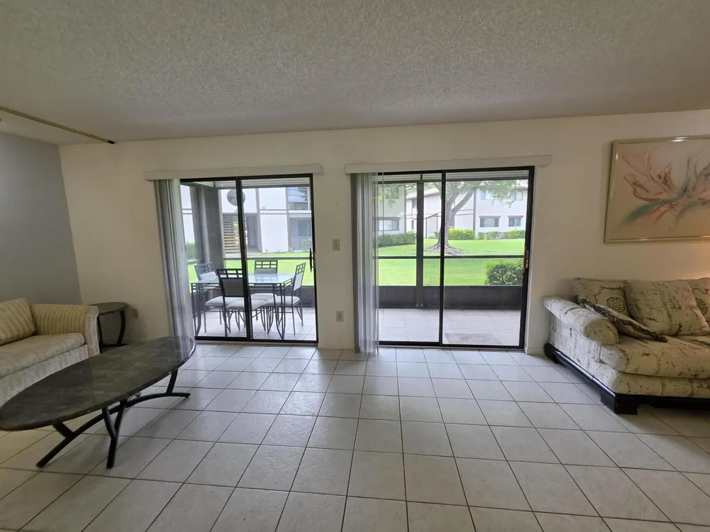 9895 N Belfort Circle Tamarac FL 33321