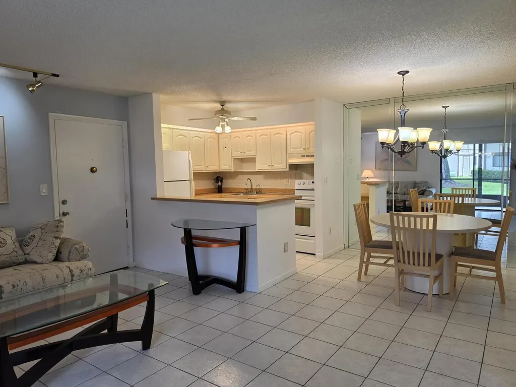 9895 N Belfort Circle Tamarac FL 33321