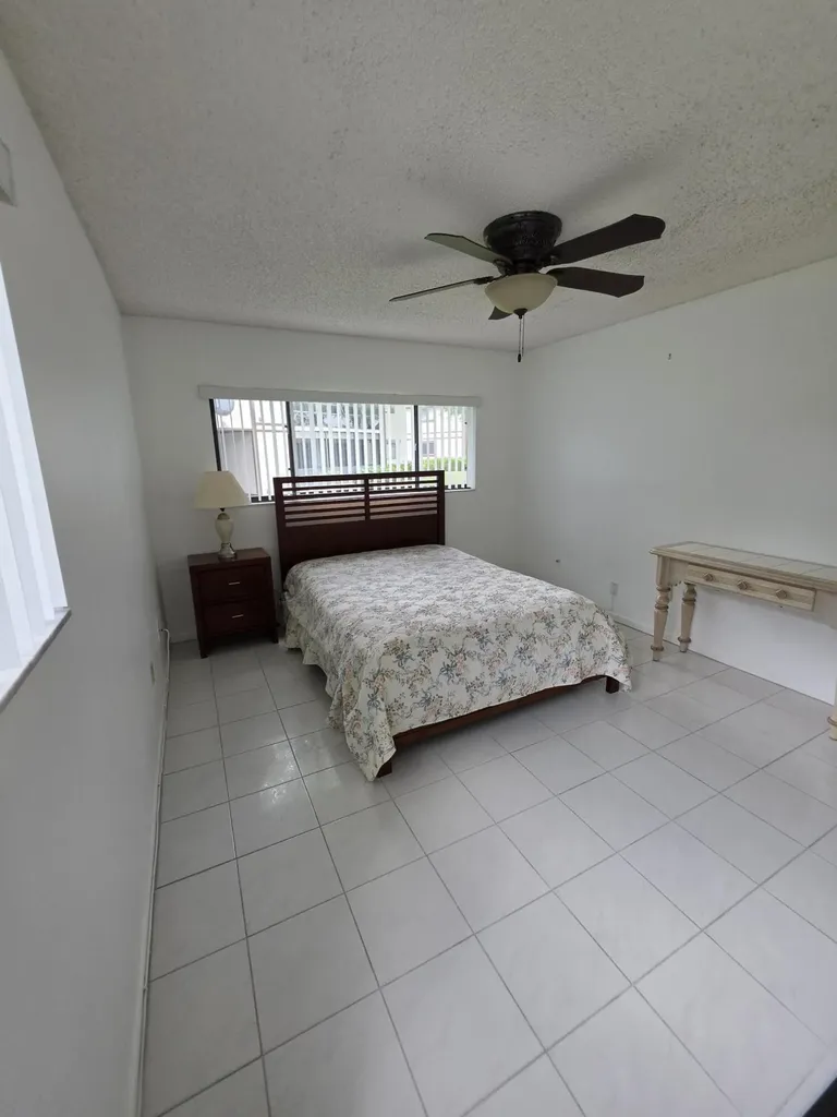 9895 N Belfort Circle Tamarac FL 33321