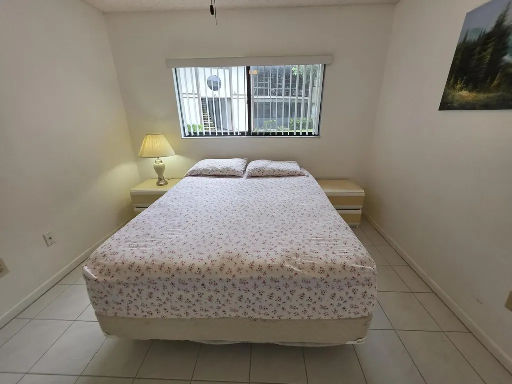9895 N Belfort Circle Tamarac FL 33321