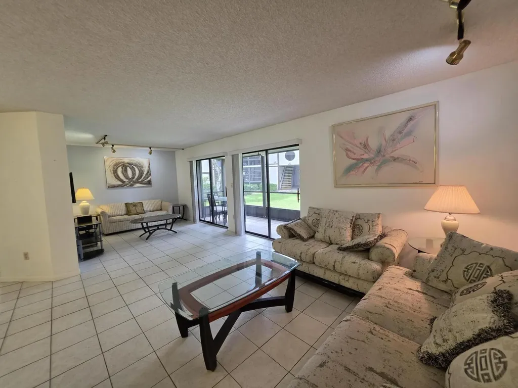 9895 N Belfort Circle Tamarac FL 33321
