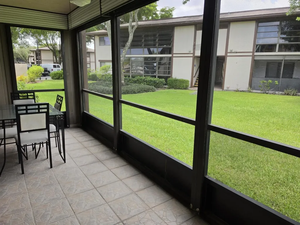 9895 N Belfort Circle Tamarac FL 33321