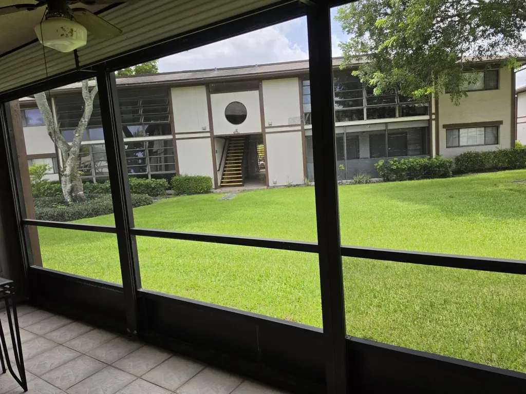 9895 N Belfort Circle Tamarac FL 33321