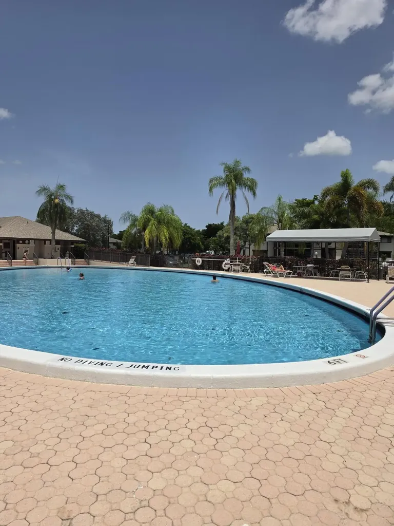 9895 N Belfort Circle Tamarac FL 33321