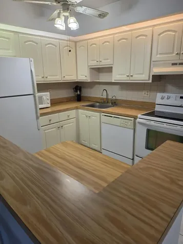 9895 N Belfort Circle Tamarac FL 33321