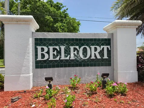 9895 N Belfort Circle Tamarac FL 33321