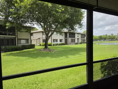 9895 N Belfort Circle Tamarac FL 33321