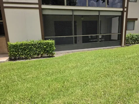 9895 N Belfort Circle Tamarac FL 33321