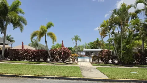 9895 N Belfort Circle Tamarac FL 33321