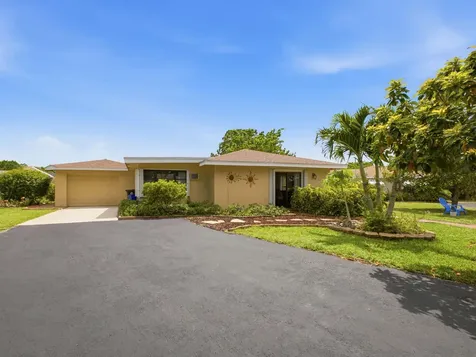 7539 Ace Road N Greenacres FL 33467