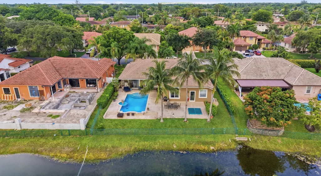 4278 NW 81st Terrace Coral Springs FL 33065