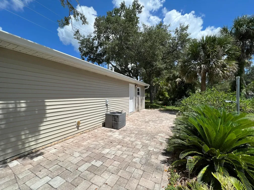944 Louisiana Avenue Sebastian FL 32958