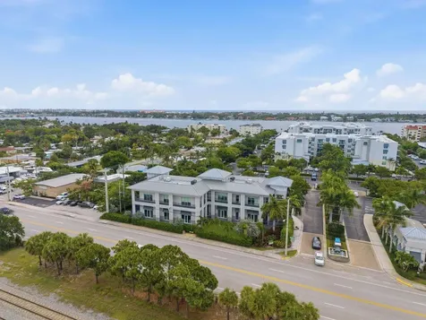 1300 S Dixie Highway Lantana FL 33462