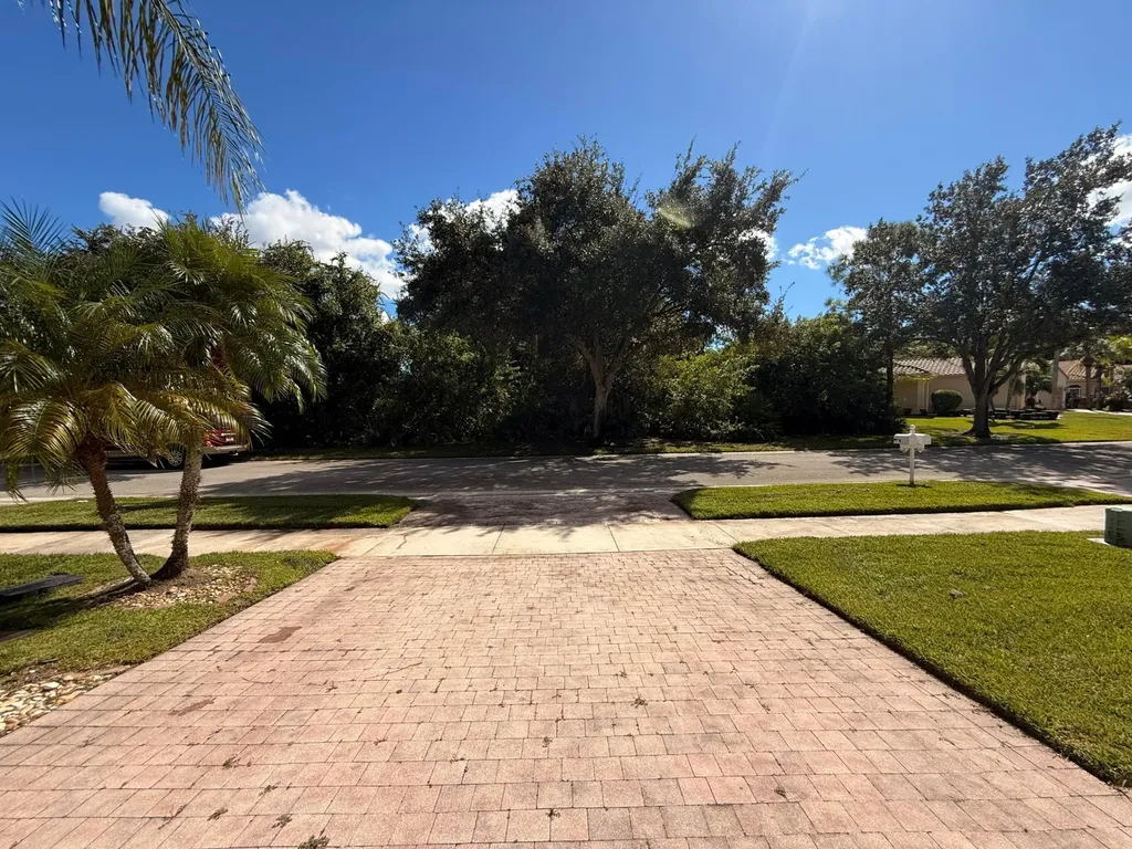 633 NW Whitfield Way Port St Lucie FL 34986