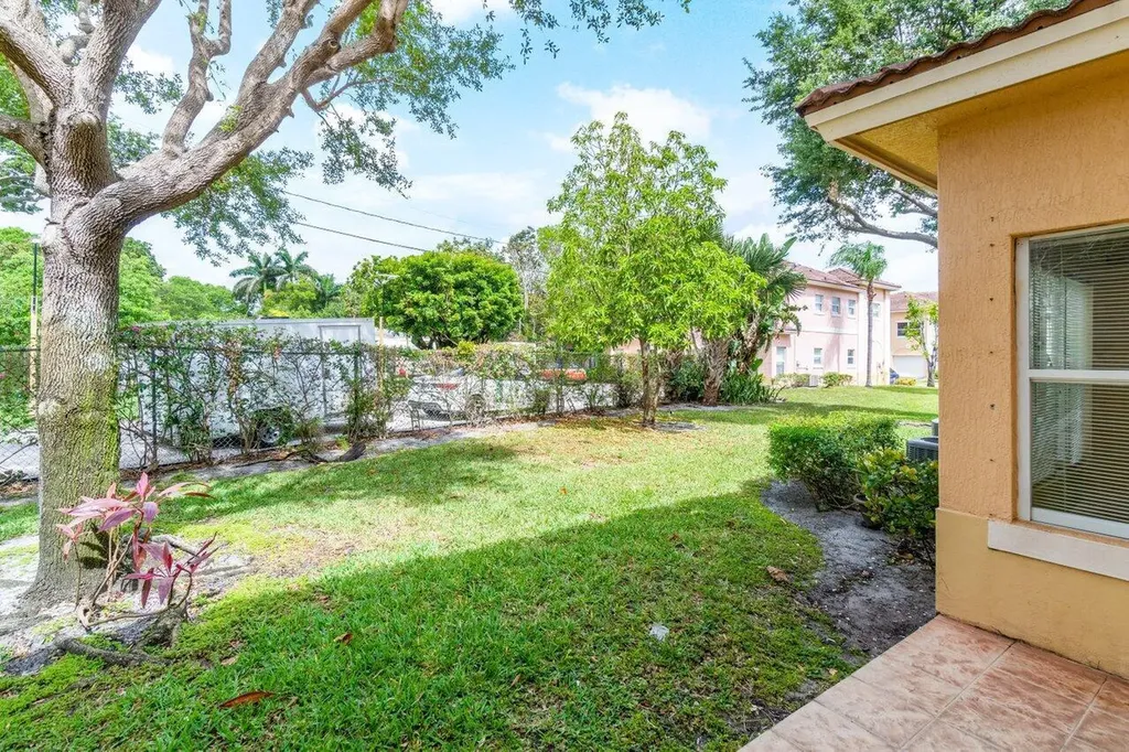 809 Talia Circle E Lake Worth Beach FL 33461