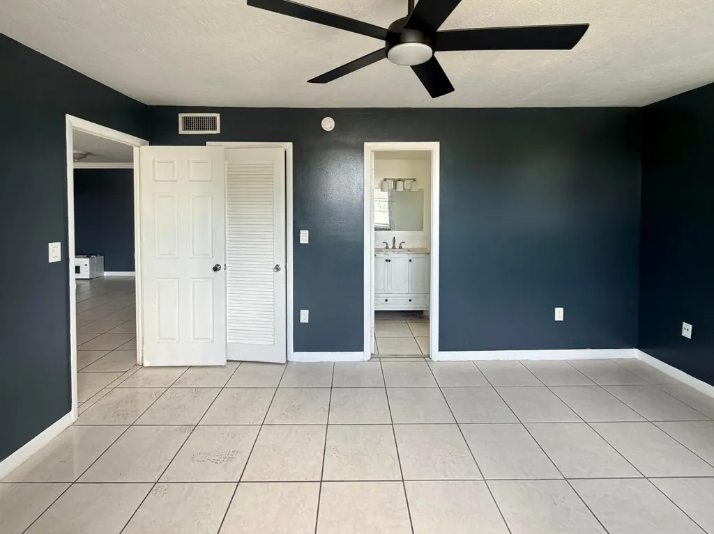 15600 NW 7th Avenue Miami FL 33169