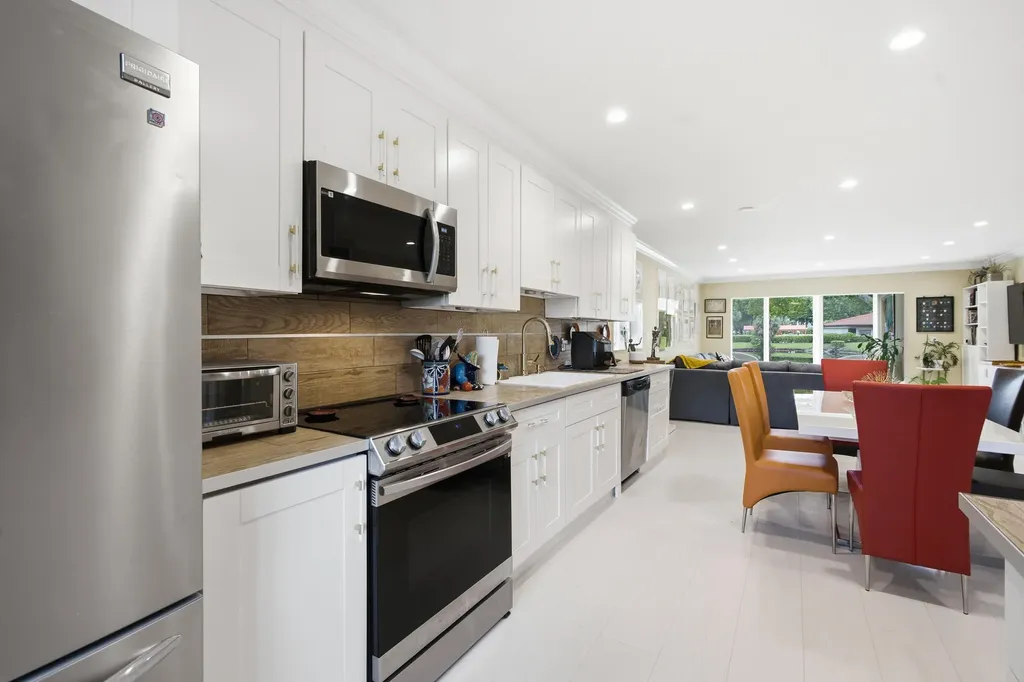 9232 Cypress Lane Boca Raton FL 33433
