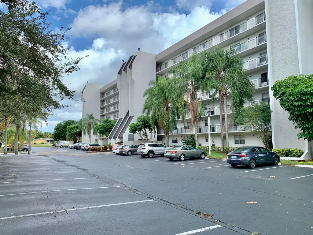 3100 W Rolling Hills Circle Davie FL 33328