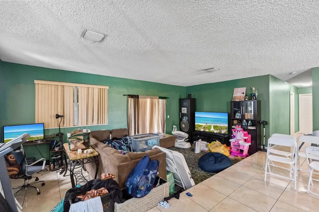 3031 NW 69th Terrace Miami FL 33147