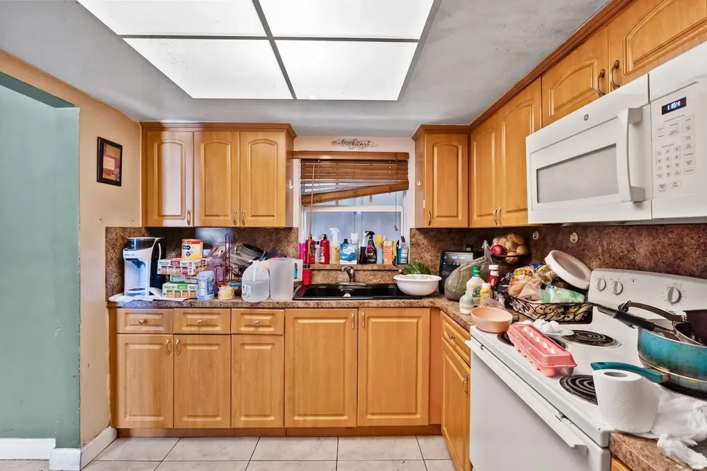 3031 NW 69th Terrace Miami FL 33147