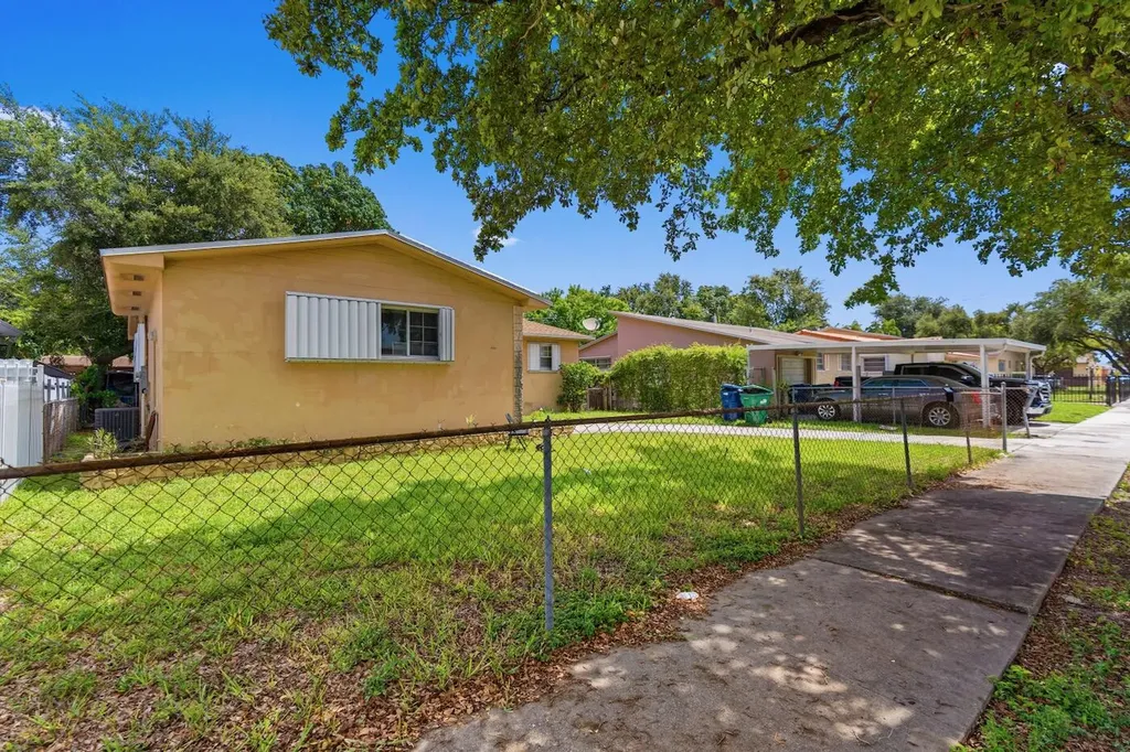 3031 NW 69th Terrace Miami FL 33147