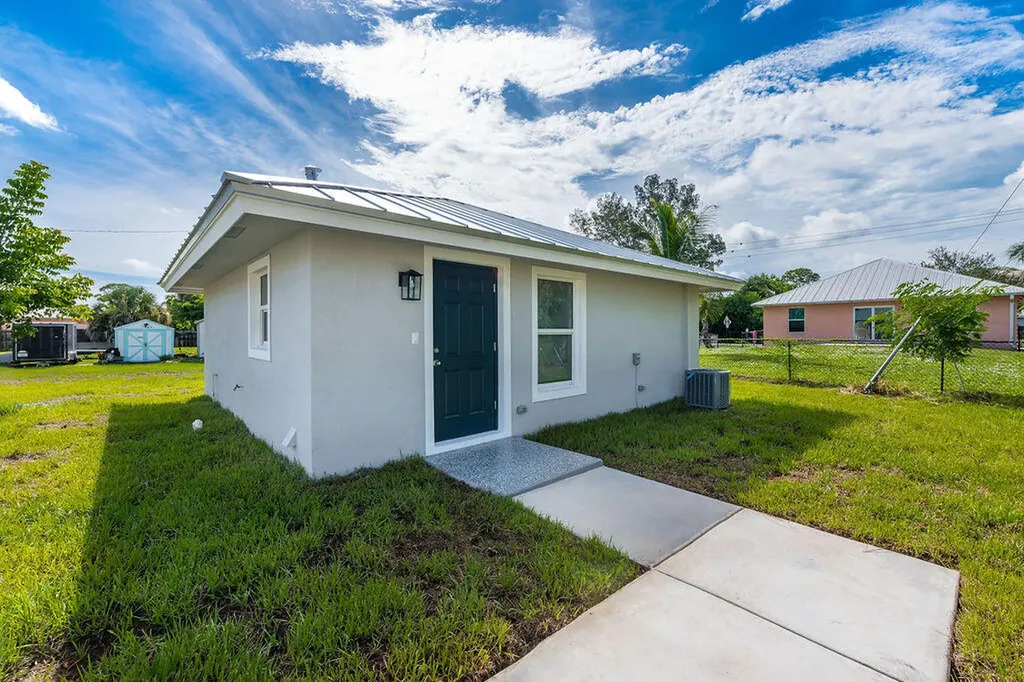 3018 SE Iris Street Stuart FL 34997